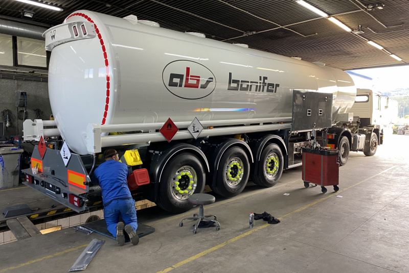 Servis / Oprava cisternových nadstavieb - foto Servis / Oprava cisternových nadstavieb - foto