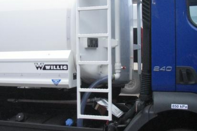 Cisternové nadstavby Cisternové nadstavby