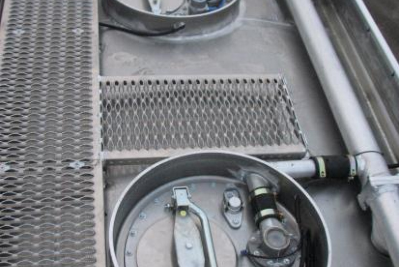 Cisternové nadstavby Cisternové nadstavby